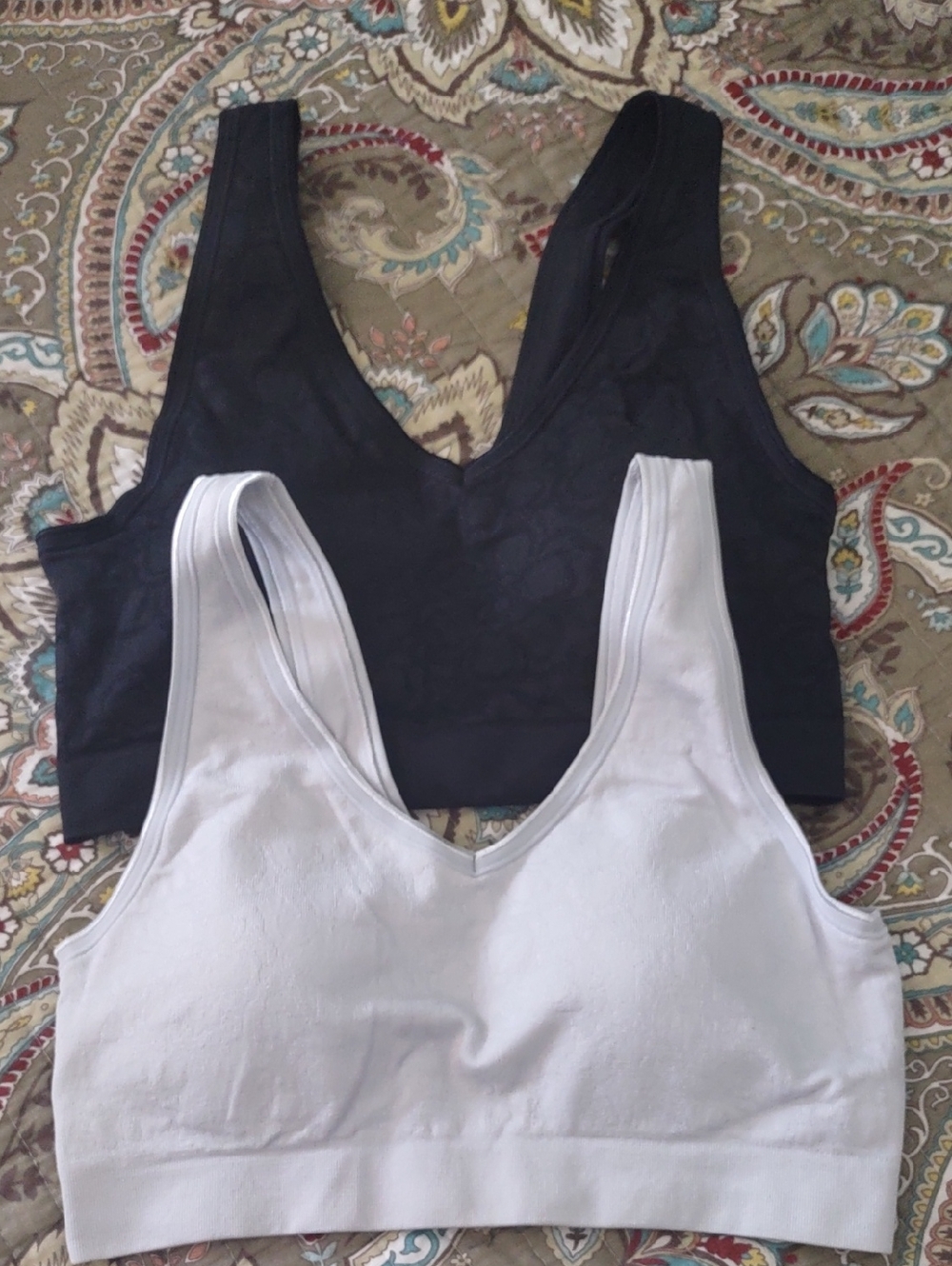 NWOT Set Of 2 AnyBody Seamless Bras Nude Size L M
